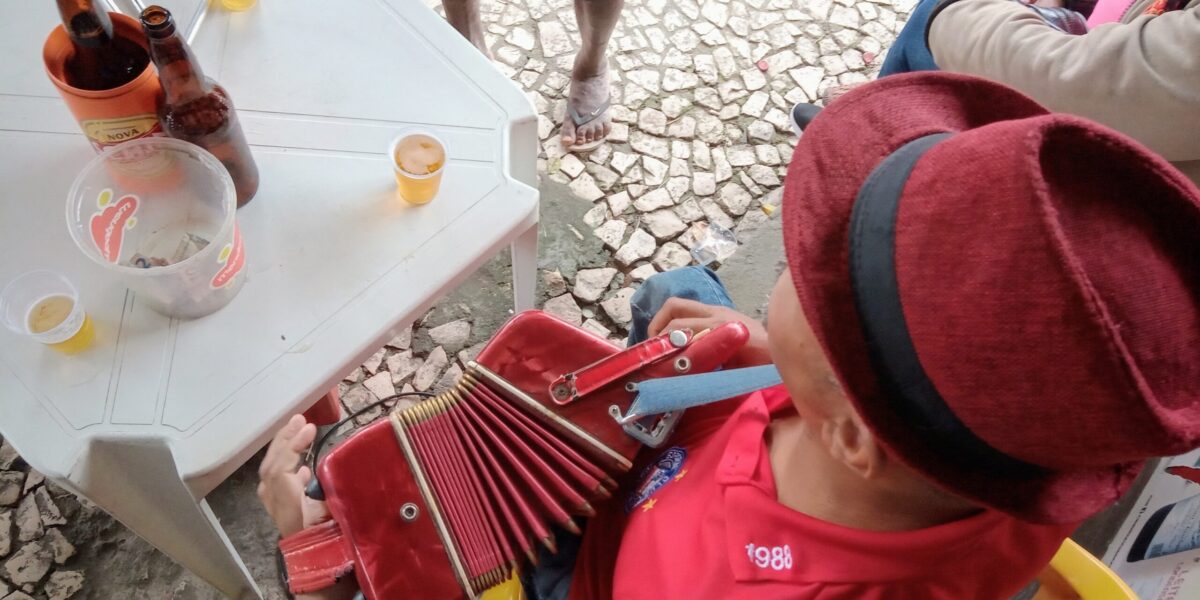 coitada-da-praca-do-tropeiro,-viva-o-samba-de-luizinho!