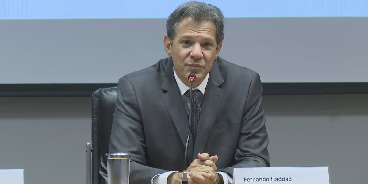 receita-diz-que-vai-restringir-numero-de-servidores-com-acesso-a-dados-de-contribuintes