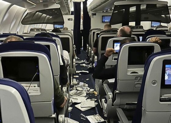 voo-da-lufthansa-tem-queda-de-altitude-e-deixa-sete-feridos-nos-eua;-veja-imagens