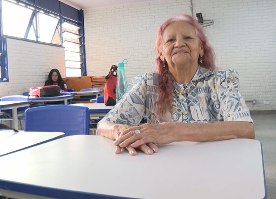 ‘vovo-estudante’:-aposentada-de-88-anos-e-considerada-a-aluna-mais-velha-do-ensino-basico-em-brasilia