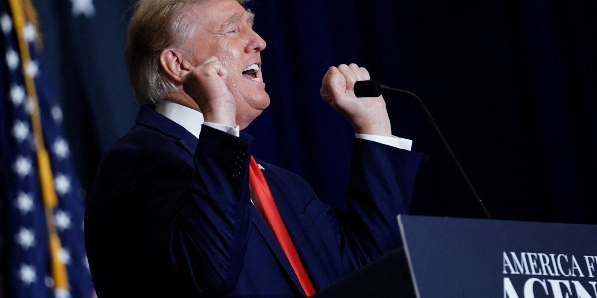 trump-lanca-musica-junto-com-presos-por-invadirem-o-capitolio