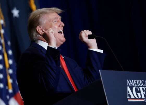 trump-lanca-musica-junto-com-presos-por-invadirem-o-capitolio