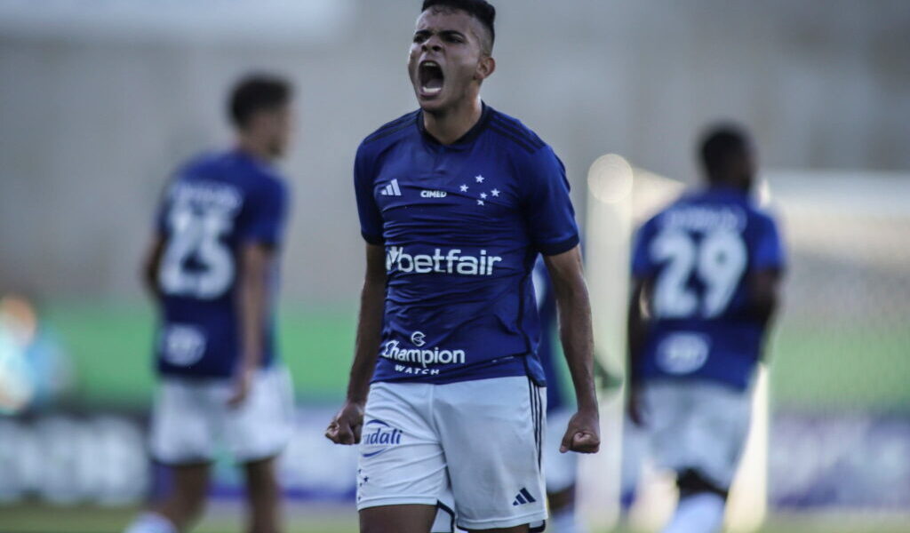 cruzeiro-vacila-mas-e-salvo-por-rival-e-avanca-a-semifinal-do-mineiro