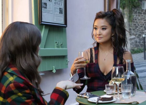 ‘meninas-malvadas’:-atriz-de-‘emily-em-paris’-se-junta-ao-elenco-da-adaptacao-musical