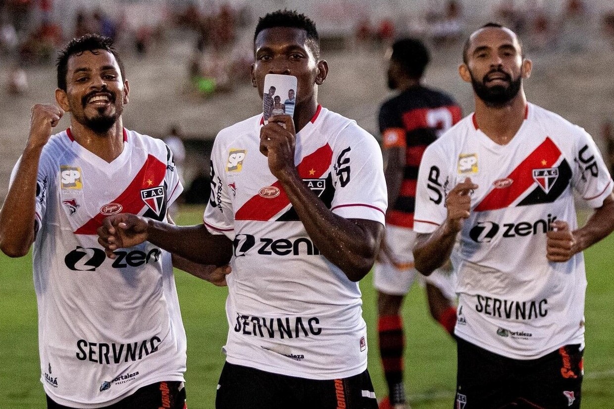 Ferroviário explora momento ruim do Campinense e vence no Amigão pela Copa do Nordeste