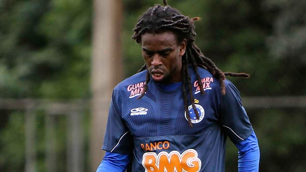Tinga: Ídolo do Cruzeiro volta ao esporte