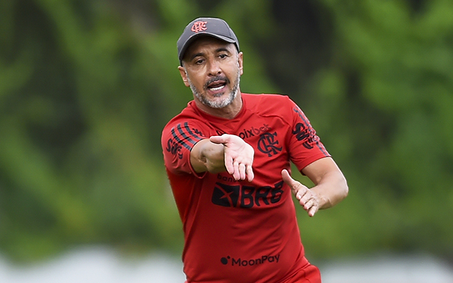 Com desfalque de Pedro, Vítor Pereira esboça escalação do Flamengo para jogo contra Vasco