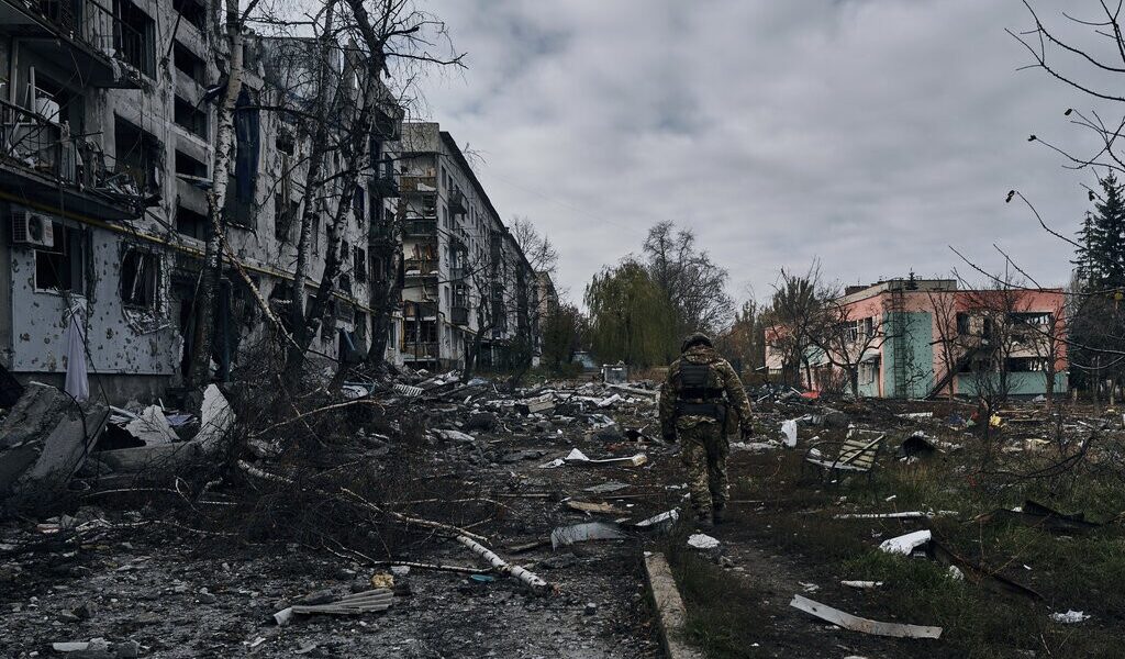 batalha-de-bakhmut:-por-que-ucrania-e-russia-nao-desistem-de-disputar-cidade-sem-importancia-estrategica