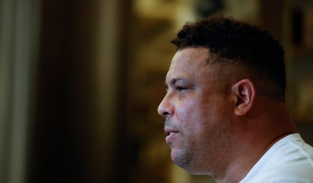 torcida-do-cruzeiro-nao-se-aguenta-e-desce-a-lenha-em-ronaldo