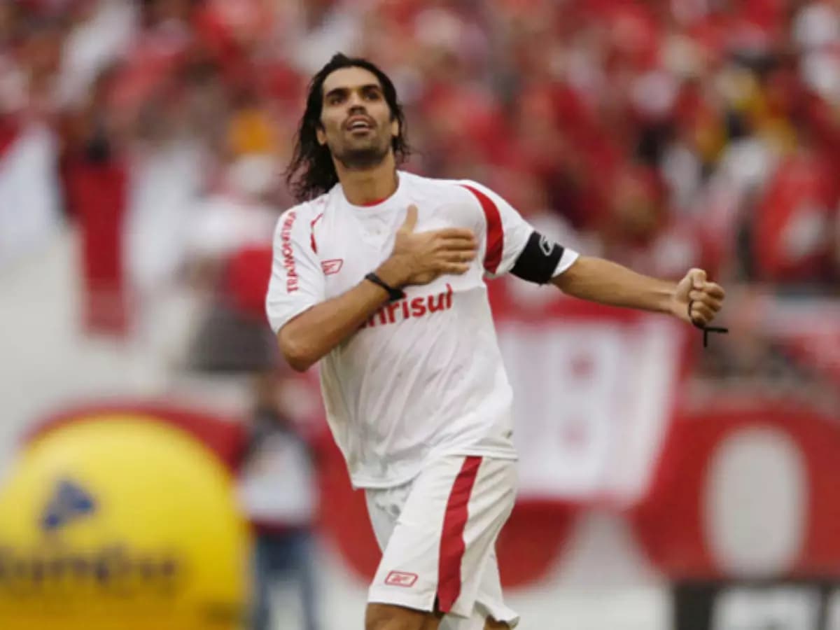 Vídeo: Fernandão fez um dos gols mais bonitos do Beira-Rio