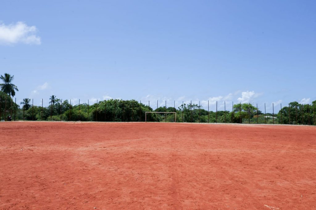 Obra é iniciada em campo de Barra do Jacuípe