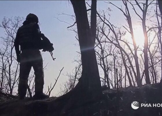 sem-armas,-soldados-russos-usam-pas-do-seculo-xix-para-lutar,-diz-inteligencia-do-reino-unido