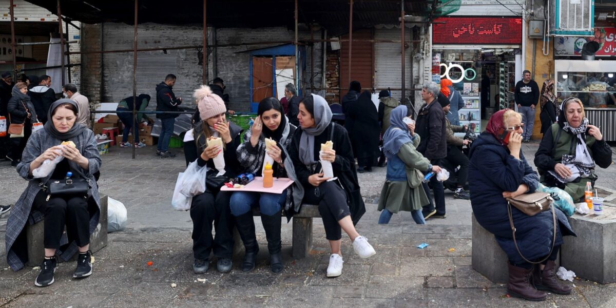 iranianas-sofrerao-mais-punicoes-se-violarem-o-codigo-de-vestimenta