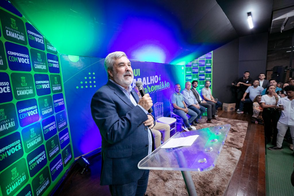 Prefeito Elinaldo dá posse a Helder Almeida como novo diretor-superintendente da STT