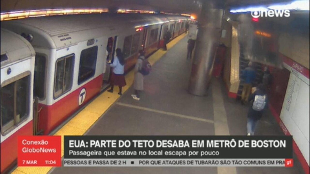 VÍDEO: Painel de 11 kg despenca de teto de metrô em Boston e quase acerta passageira