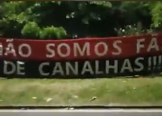 “nao-somos-fas-de-canalhas”:-torcedores-do-flamengo-estendem-faixa-de-protesto-na-gavea