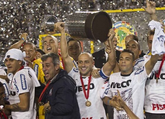 campeao-da-libertadores-pelo-corinthians-esta-indo-jogar-no-sao-paulo