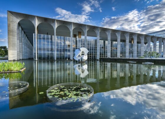 brasil-vai-voltar-a-exigir-visto-para-cidadaos-dos-eua,-japao,-australia-e-canada