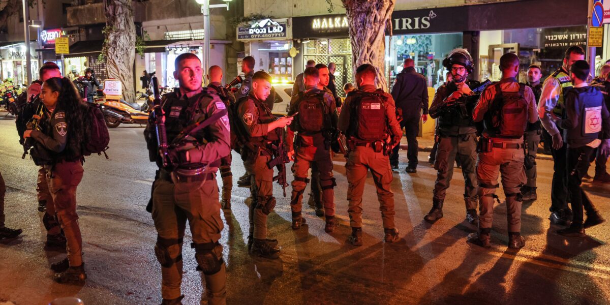 israel-tem-dia-conturbado-com-protestos,-ataque-terrorista,-mais-mortes-de-palestinos-e-visita-de-secretario-dos-eua