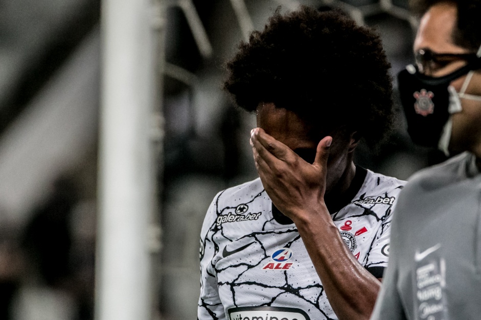 VP culpado? Ídolo chuta o balde e revela detalhes sobre a saída de Willian do Corinthians