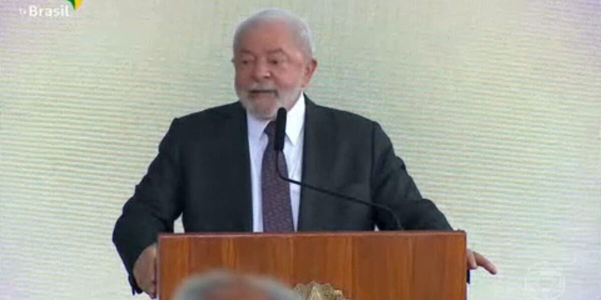 lula-diz-a-ministros-que-quer-viajar-e-entregar-obras:-‘nao-da-para-ficar-achando-que-o-gostoso-nesse-pais-e-guardar-dinheiro’