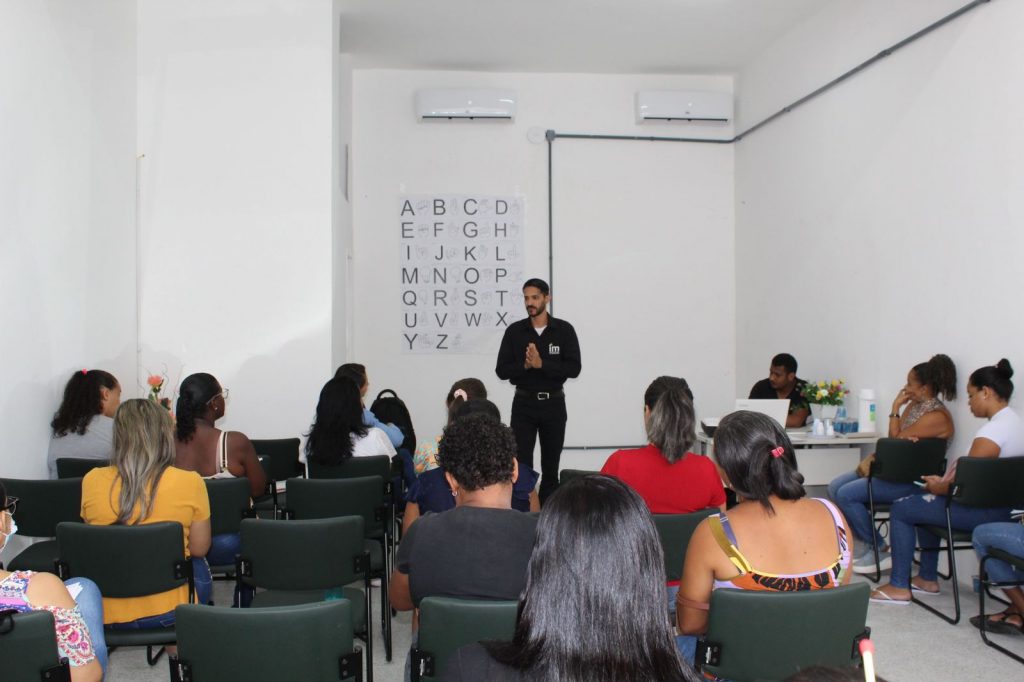 Mulheres participam do curso gratuito de Gestão Financeira