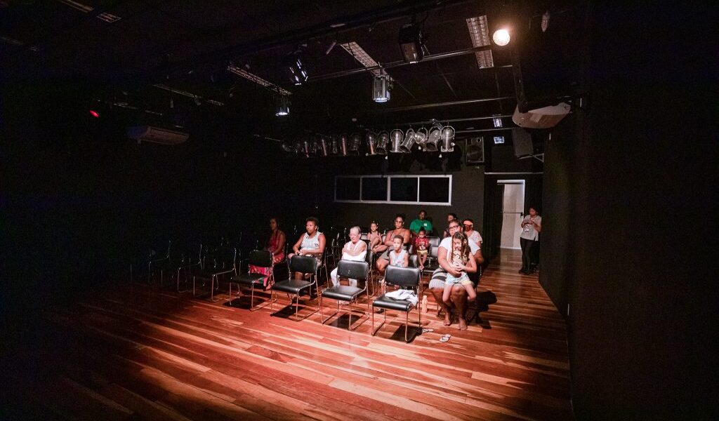 comunidade-aprova-projeto-cine-em-cena