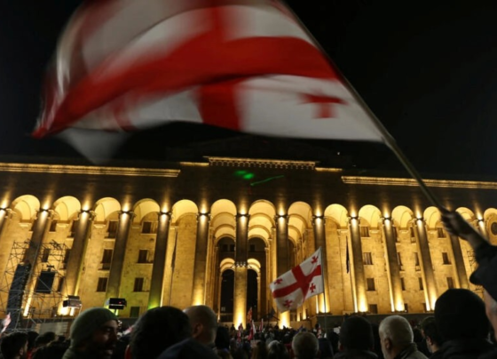 protestos-na-georgia-continuam,-mesmo-apos-governo-retirar-controverso-projeto-de-lei