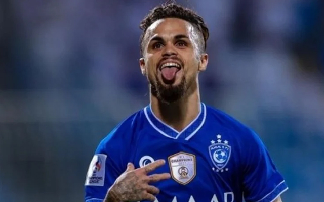 Ex-Flamengo, Michael faz golaço e comemora a lá Cristiano Ronaldo; veja vídeo