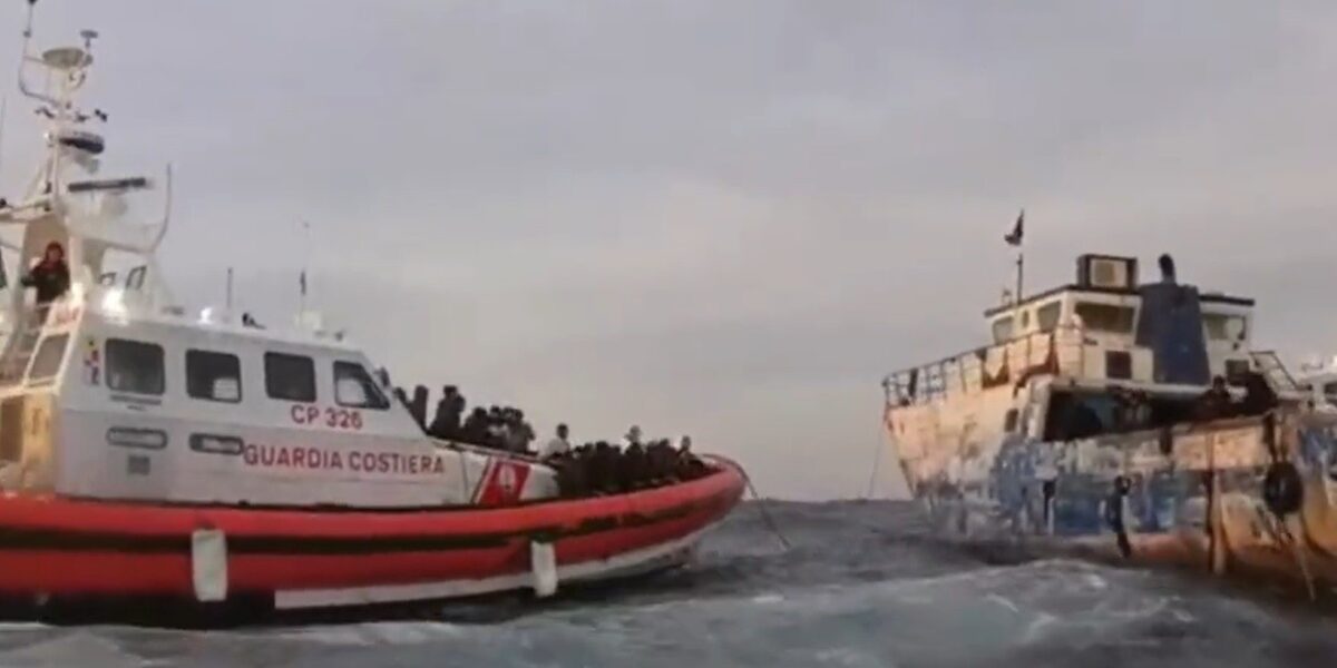 guarda-costeira-italiana-resgata-mais-de-1.300-migrantes-no-mediterraneo
