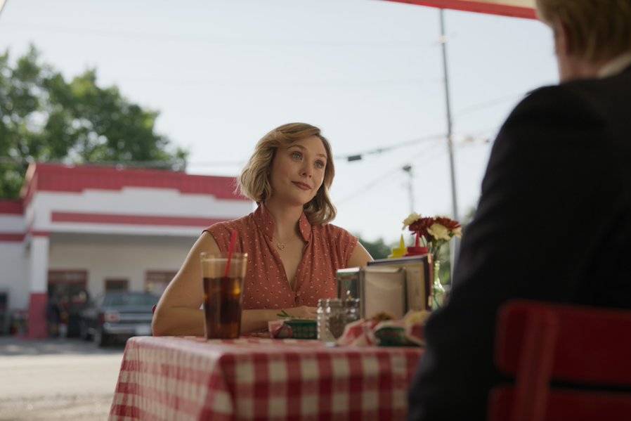 ‘Amor e Morte’: HBO Max divulga novo cartaz da minissérie com Elizabeth Olsen