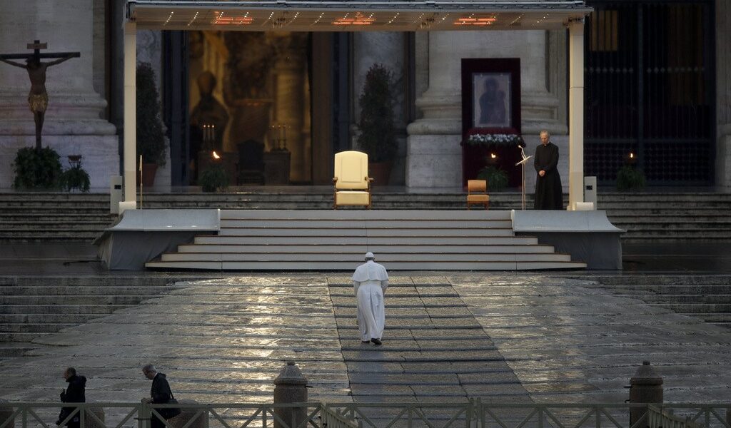 papa-francisco,-popular-e-questionado,-completa-10-anos-de-pontificado