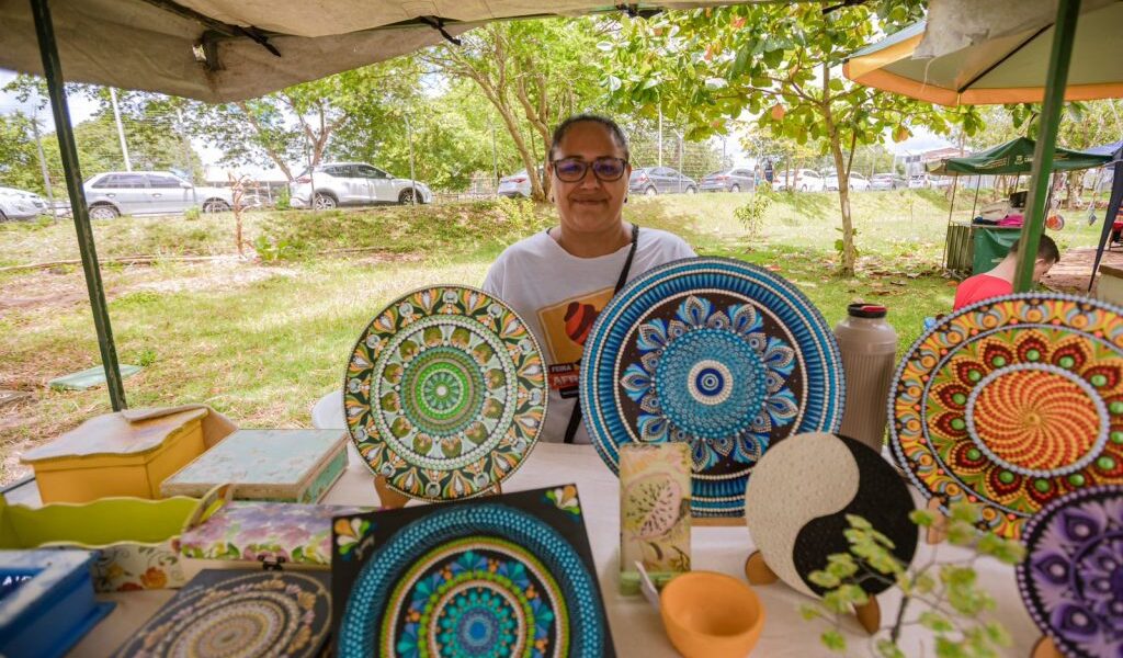 empreendedoras-do-municipio-tem-seus-produtos-expostos-na-feira-afro-mulher