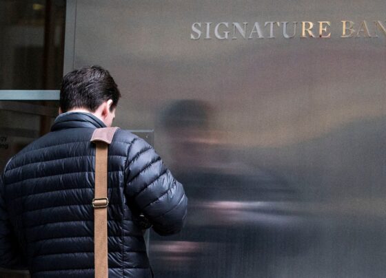 eua-fecham-signature-bank,-dois-dias-apos-falencia-do-silicon-valley-bank