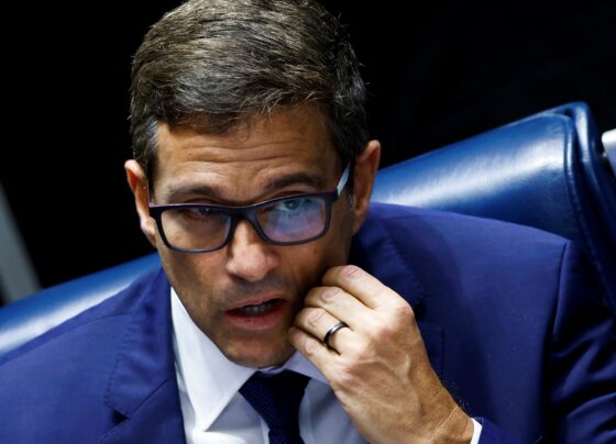 em-meio-a-criticas-do-governo-aos-juros,-comissao-do-senado-aprova-convite-para-ouvir-campos-neto