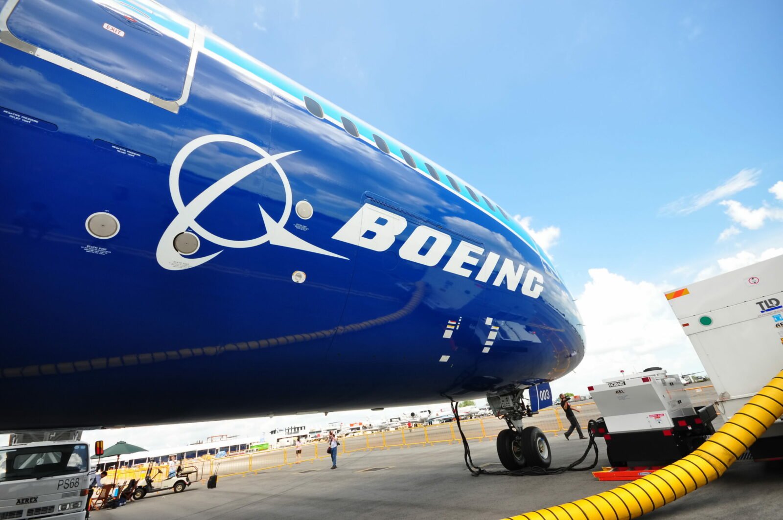 No ar, Boeing com passageiros precisa fazer pouso de emergência e causa espanto