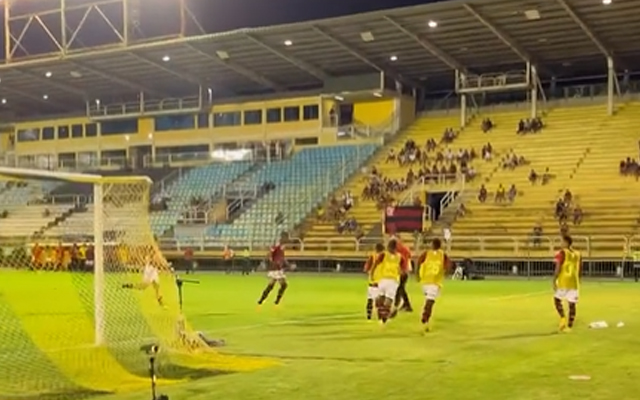 Com Matheus Gonçalves, Flamengo derrota Botafogo e entra no G4 do Brasileirão Sub-20