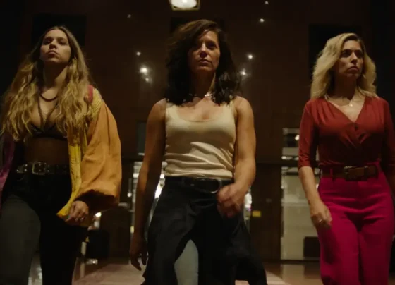 critica-|-la-situacion-–-comedia-brasileira-que-embarca-na-busca-pelo-riso-facil