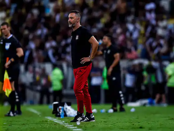 Vítor Pereira não empolga e Flamengo não ajuda treinador