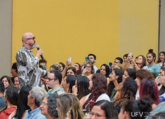 aula-magna-de-fabricio-carpinejar-lota-auditorio-do-fernando-sabino