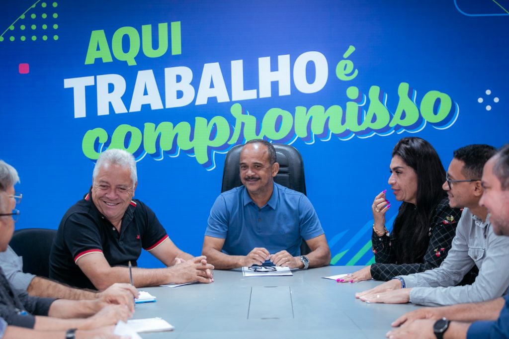 Prefeito recebe gestor da Sejuv para discutir a programação da agenda esportiva de 2023