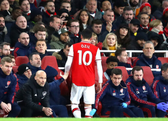 mesut-ozil:-o-magico-do-encanto-que-aos-poucos-se-quebrou