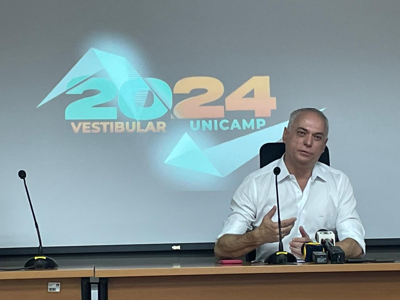 Unicamp anuncia mudanças no vestibular, e provas passam a ter mais questões de humanas e menos de matemática
