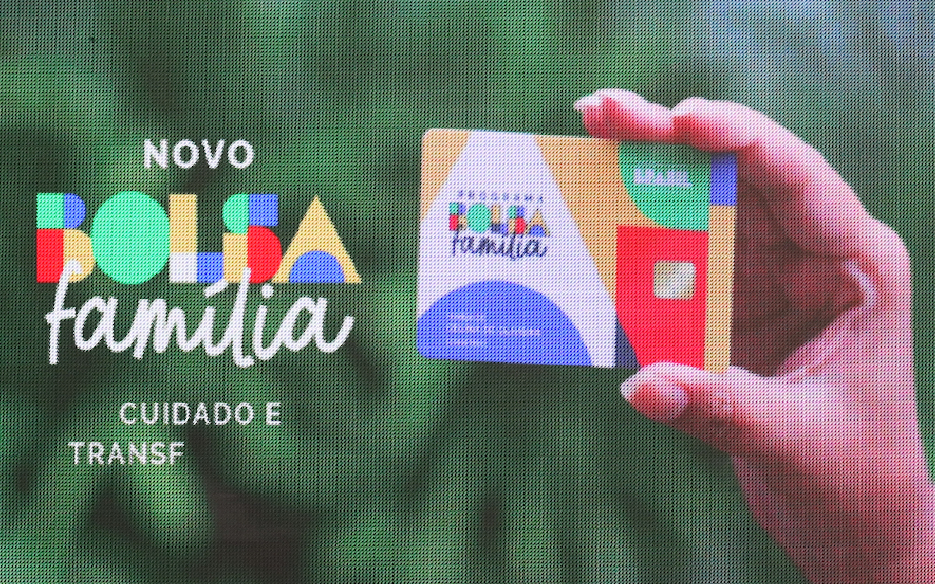 Novo Bolsa Família é pago para novo grupo; veja calendário completo