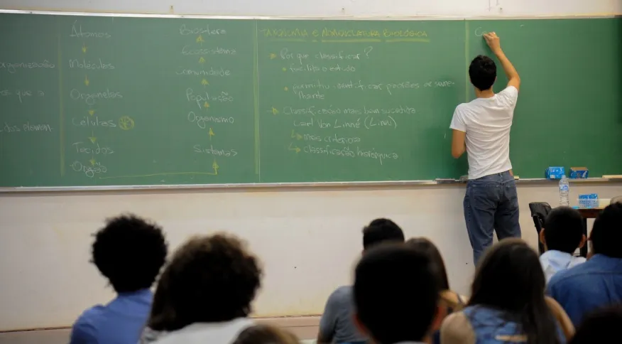 Estudo aponta que professores têm sobrecarga de alunos no Ensino Fundamental