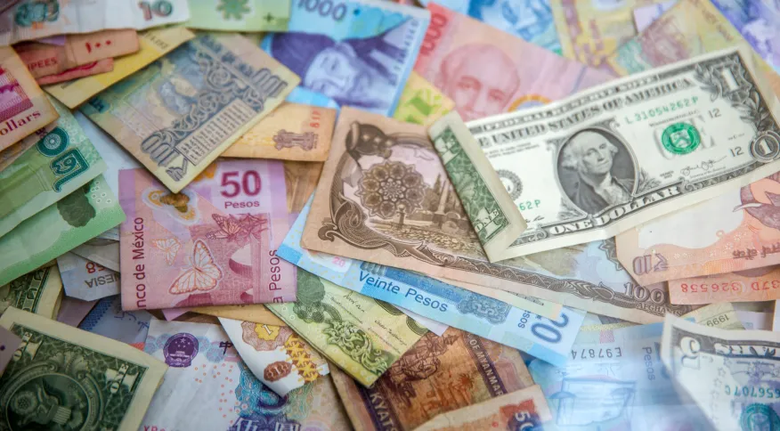 Real é a 4ª moeda do mundo que mais subiu frente ao dólar em abril