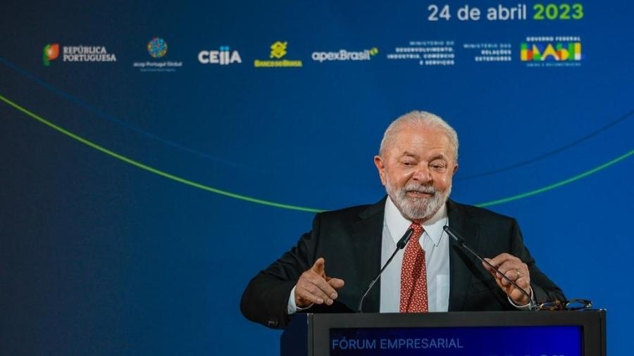 Lula prega estabilidade e fim de privatizações para receber investimentos