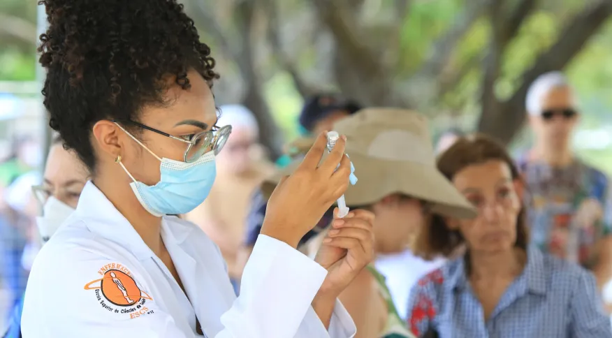 Por que receber a dose bivalente da vacina contra a Covid-19