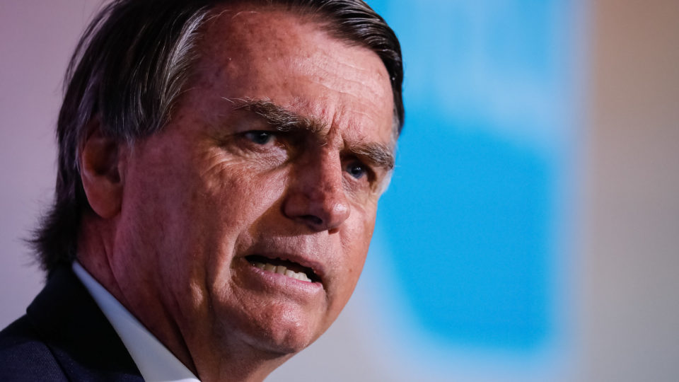TSE forma maioria para condenar Bolsonaro e deixá-lo inelegível por 8 anos