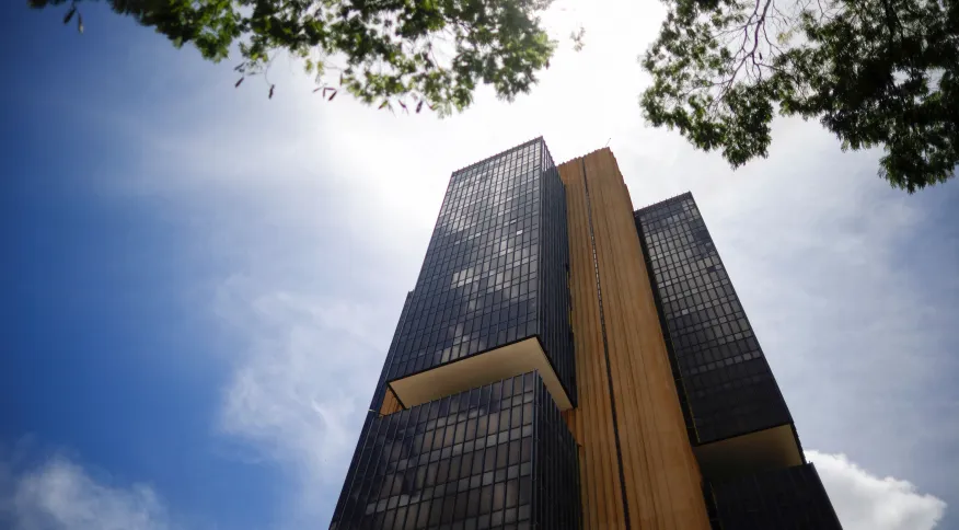 Banco Central “deslizou” ao emitir comunicado com tom diferente de ata, avaliam especialistas